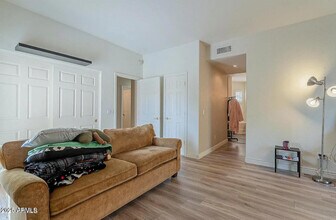 5015 E Cheyenne Dr in Phoenix, AZ - Building Photo - Building Photo