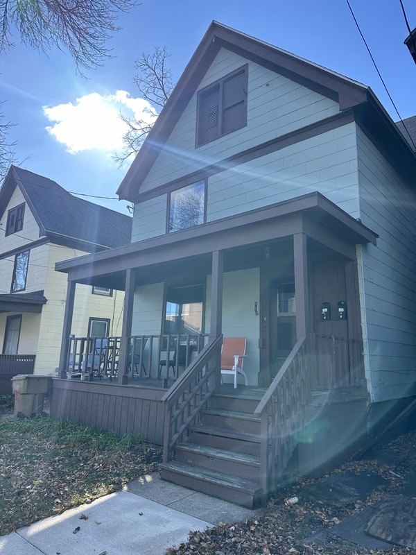 property at 118 S Blair St