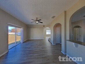 12603 Longcrest Dr in Riverview, FL - Foto de edificio - Building Photo