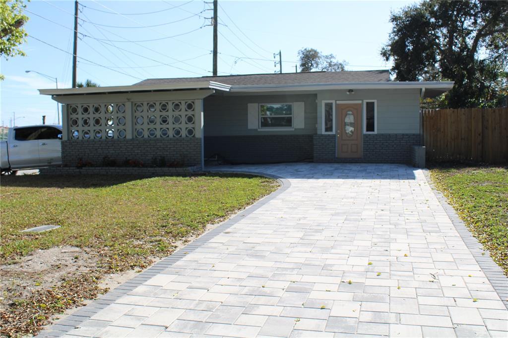 10704 50th Ave N in St. Petersburg, FL - Building Photo