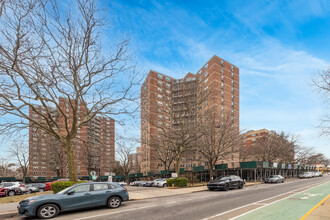 59-10 Queens Boulevard in Woodside, NY - Building Photo - Building Photo