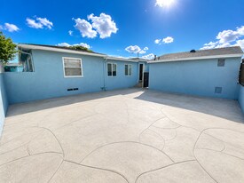 6350 Mesita Dr in San Diego, CA - Building Photo