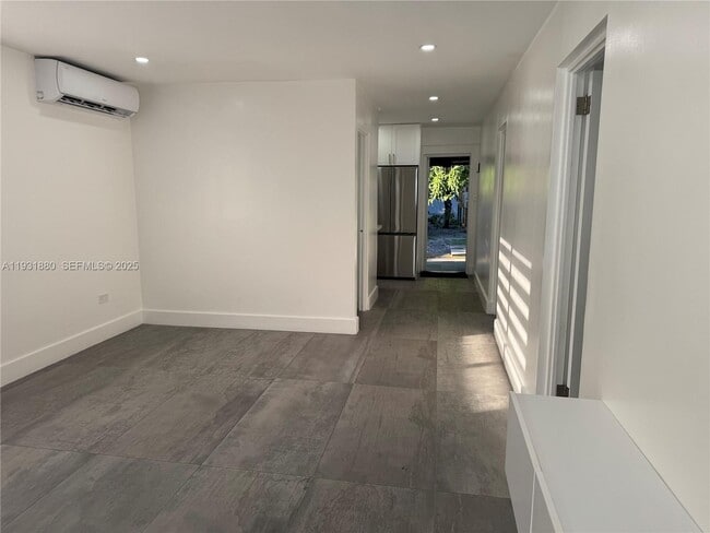 731 E 19th St in Hialeah, FL - Building Photo - Building Photo