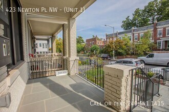 423 Newton Pl NW in Washington, DC - Foto de edificio - Building Photo