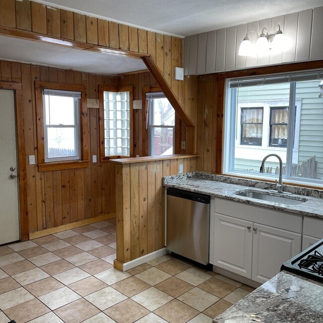 331 W Ostrander Ave in Syracuse, NY - Building Photo - Building Photo