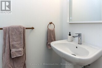 35 Linda Ln in Wasaga Beach, ON - Building Photo - Building Photo