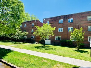 3425 Kensington Avenue in Richmond, VA - Foto de edificio - Building Photo