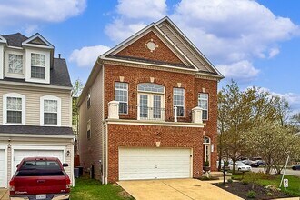 4715 Manor Dr in Alexandria, VA - Foto de edificio - Building Photo