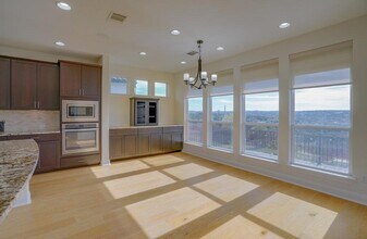 19616 Summit Glory Trl in Briarcliff, TX - Building Photo - Building Photo