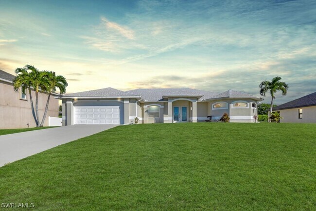 2217 SW 4th Ave in Cape Coral, FL - Foto de edificio - Building Photo