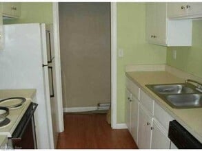 1311 Ivywood Rd in Virginia Beach, VA - Building Photo - Building Photo