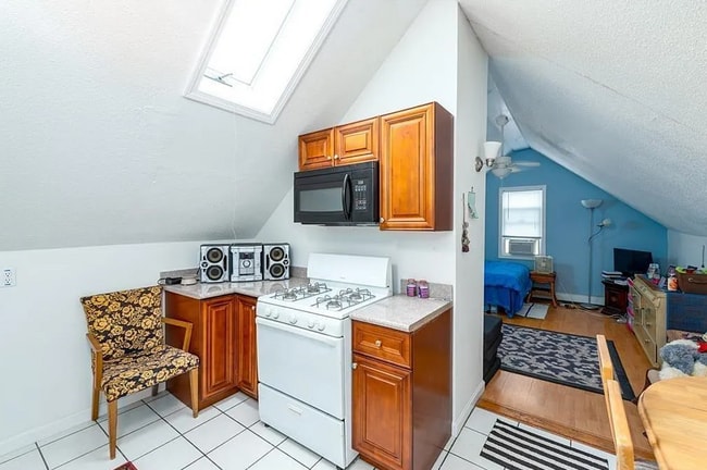 41 Alto St, Unit 2 in Cranston, RI - Building Photo - Building Photo