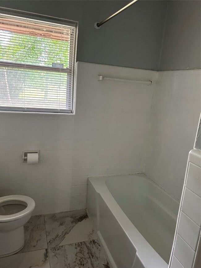 4022 Cheena Dr in Houston, TX - Foto de edificio - Building Photo