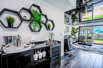 8743 Thomas Dr in Panama City Beach, FL - Building Photo - Building Photo