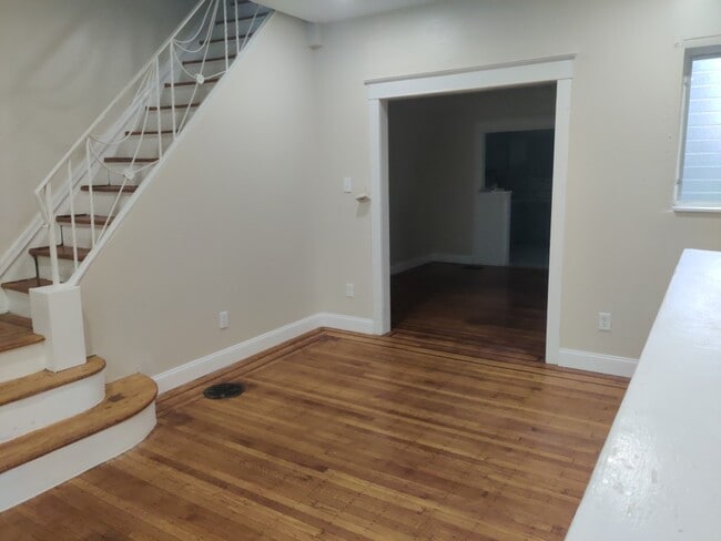 2429 N 32nd St in Philadelphia, PA - Building Photo - Building Photo