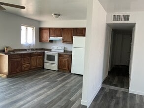 7723 W Reade Ave in Glendale, AZ - Building Photo - Building Photo