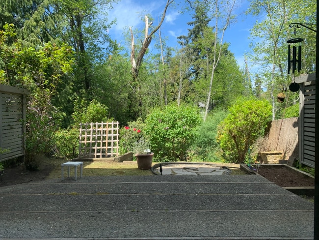 22703 Lakeview Dr in Mountlake Terrace, WA - Building Photo - Building Photo