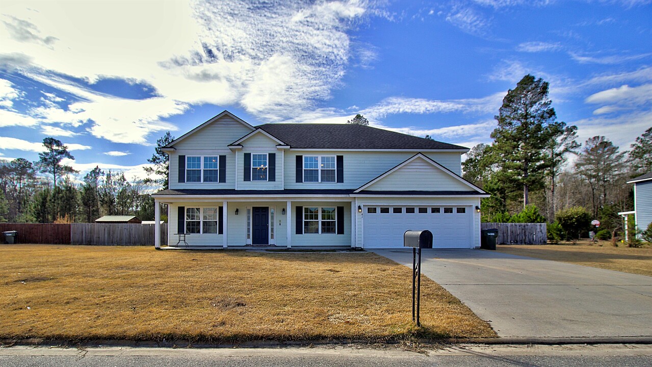 41 E Clay St in Ludowici, GA - Building Photo