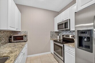 5296 Palm Colony Dr in Lake Worth, FL - Foto de edificio - Building Photo