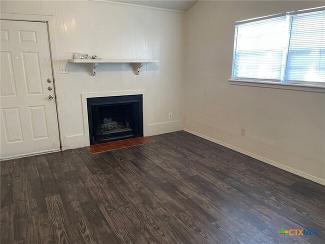 660 Mill St in San Marcos, TX - Building Photo - Building Photo