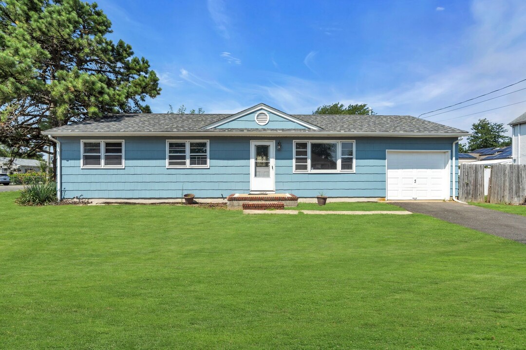 560 Martin in Toms River, NJ - Building Photo