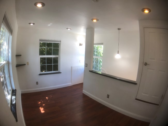 1015 Beamer St in Woodland, CA - Foto de edificio - Building Photo