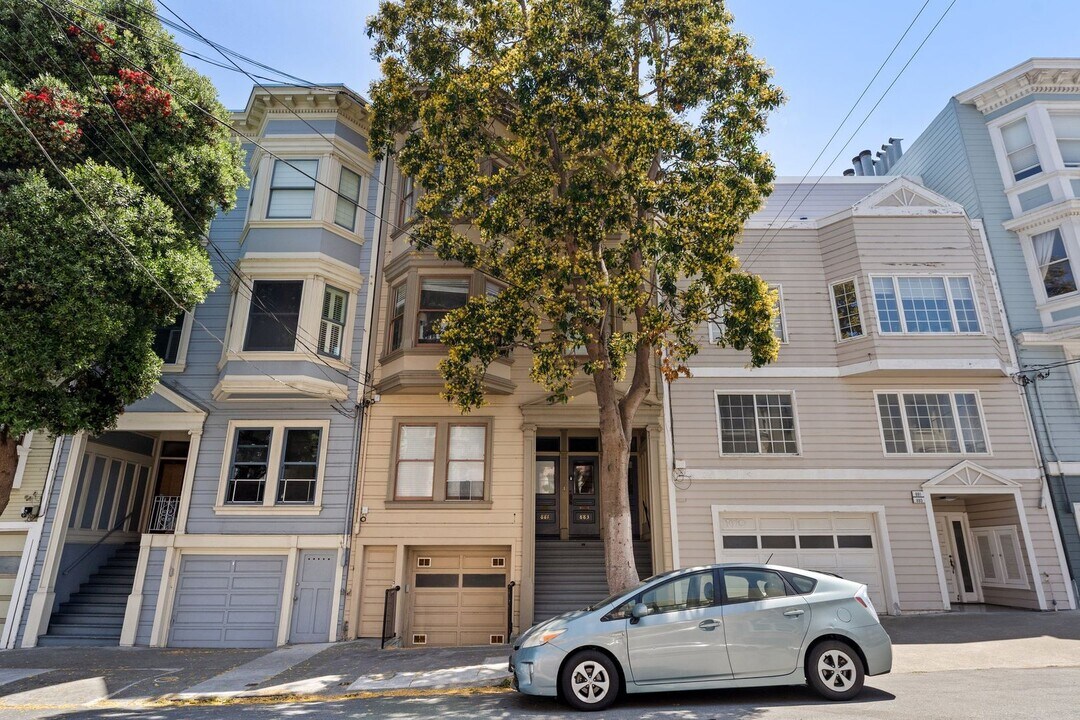 881 Greenwich St in San Francisco, CA - Building Photo