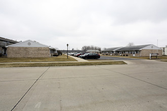 Cambridge Apartments in Morris, IL - Building Photo - Building Photo