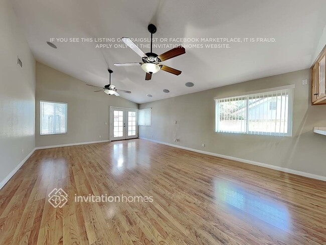 23037 Magnolia Glen Dr in Santa Clarita, CA - Foto de edificio - Building Photo