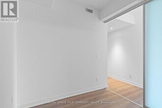 319-3319 Jarvis St in Toronto, ON - Building Photo - Building Photo