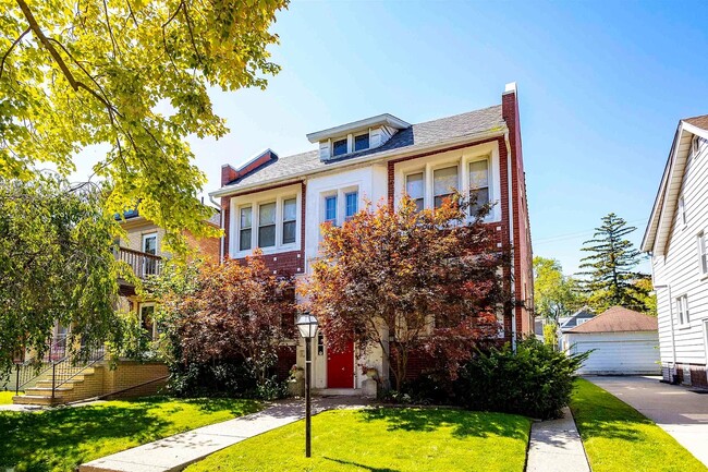 1063 Beaconsfield Ave, Unit 4 in Grosse Pointe Park, MI - Building Photo - Building Photo