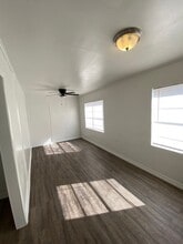 938 E Adams St, Unit Rear-Downstairs in Brownsville, TX - Foto de edificio - Building Photo