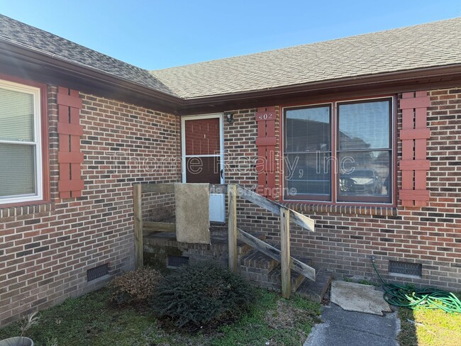 property at 402 Holly Ct