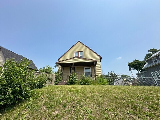 property at 826 Center Point Rd NE