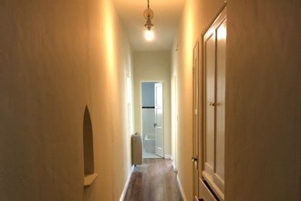 4235 Degnan Blvd, Unit Degnan in Los Angeles, CA - Foto de edificio - Building Photo