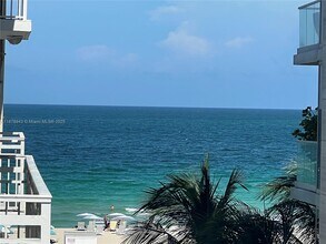 325 Ocean Dr in Miami Beach, FL - Building Photo - Building Photo