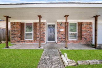 8410 Beechaven Rd in La Porte, TX - Building Photo - Building Photo