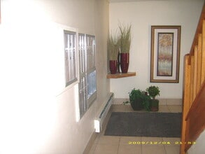 7019 W Irving Park Rd in Chicago, IL - Building Photo - Building Photo