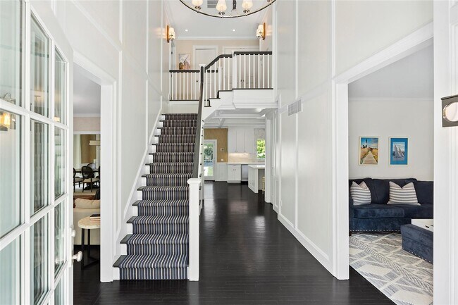 146 Coopers Farm Rd in Southampton, NY - Building Photo - Building Photo