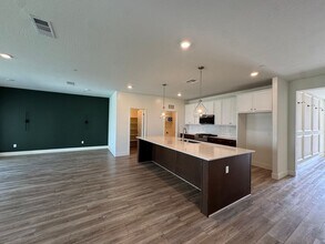 601 Wishon Ave W in Madera, CA - Building Photo - Building Photo