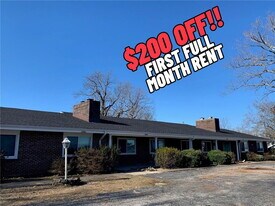 14897 Dutchmans Dr in Rogers, AR - Building Photo