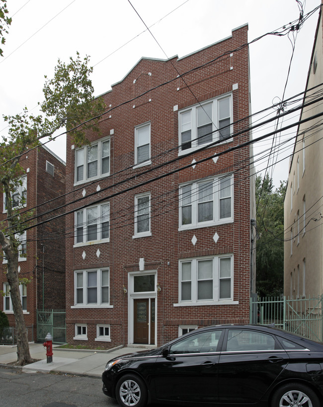 189 Pine St in Jersey City, NJ - Building Photo - Building Photo