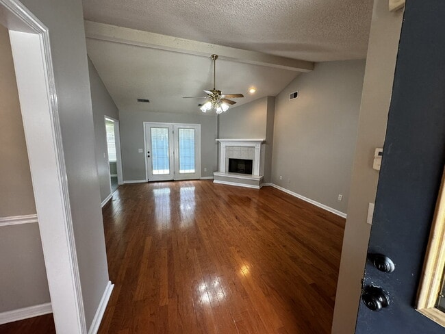 208 Easy St in Hinesville, GA - Building Photo - Building Photo