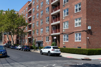 Edwardian in Bronx, NY - Foto de edificio - Building Photo