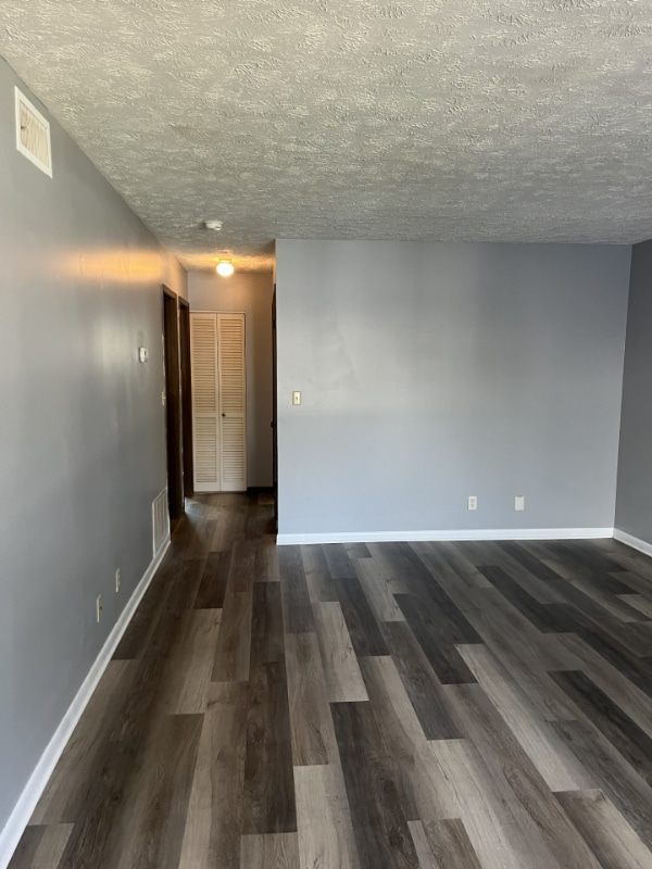 650 E 12th St, Unit 639 E 10th st in York, NE - Foto de edificio - Building Photo