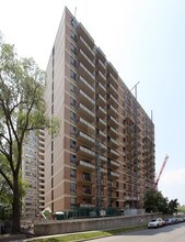 Heathmuir Tower in Toronto, ON - Building Photo - Building Photo