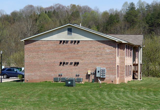 Building 2 in Charleston, WV - Building Photo - Building Photo