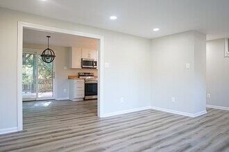 12701 Carlsbad Ct in Herndon, VA - Building Photo - Building Photo