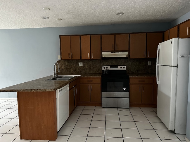 3259 NW 118th Ln in Coral Springs, FL - Foto de edificio - Building Photo