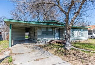 215 Legion Dr W in Converse, TX - Building Photo - Building Photo